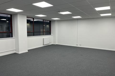 Warehouse to rent, Howard Way, Milton Keynes MK16