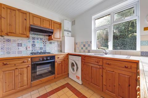 2 bedroom flat for sale, Sunnydene Street, London