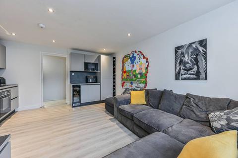 2 bedroom flat for sale, Woodnook Road, Furzedown, London, SW16