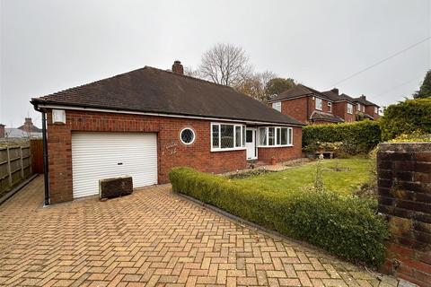 2 bedroom bungalow to rent, Moorlands Road, Leek