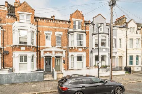 4 bedroom terraced house for sale, Sandmere Road, London SW4