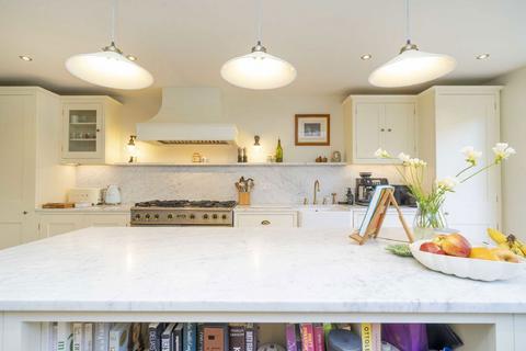 4 bedroom terraced house for sale, Sandmere Road, London SW4