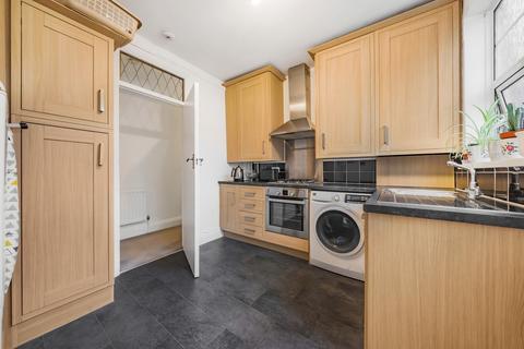 1 bedroom flat for sale, Woodside, Wimbledon