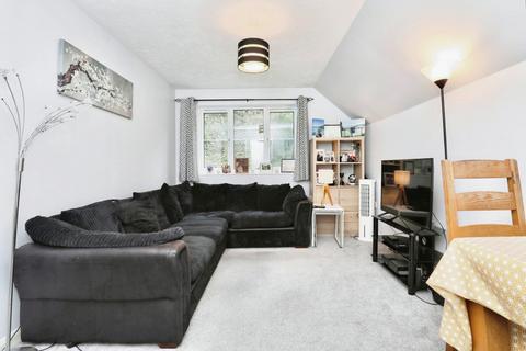 2 bedroom flat for sale, Tadcaster Road, Woodseats, Sheffield, S8 0RA