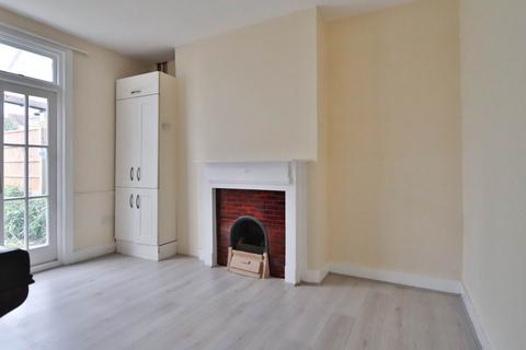 3 bedroom terraced house to rent, Albany Road, New Malden