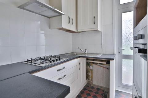 3 bedroom terraced house to rent, Albany Road, New Malden