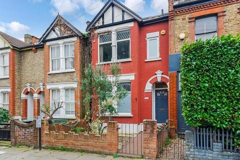 4 bedroom terraced house to rent, Belton Road, London N17