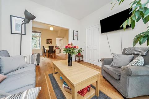 4 bedroom terraced house to rent, Belton Road, London N17