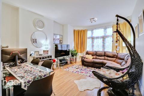 2 bedroom apartment for sale, Cranbrook Road, Ilford