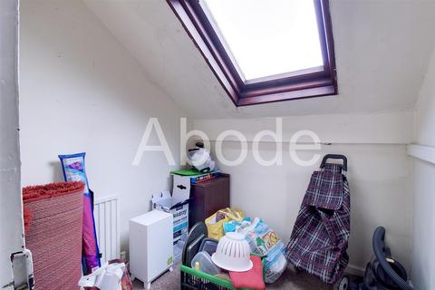 3 bedroom house to rent, Royal Park Avenue, Hyde Park, Leeds