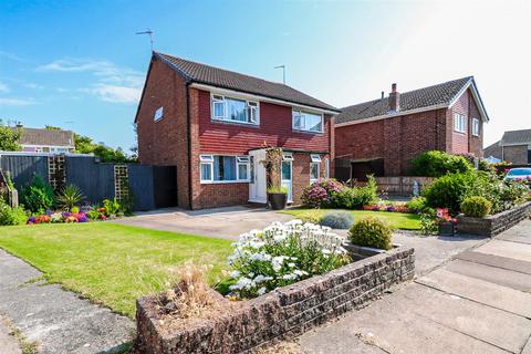 2 bedroom semi-detached house to rent, Treen Close, Southport PR9