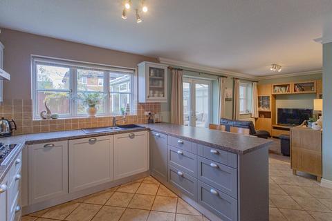 6 Crowmere Close, Cuddington, Northwich, CW8 2ZF