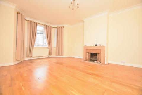 3 bedroom flat to rent, Parkstone Avenue, Hampshire PO4