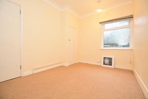 3 bedroom flat to rent, Parkstone Avenue, Hampshire PO4