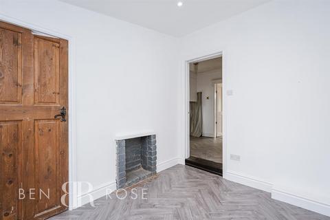 66 Earnshaw Drive, Leyland, PR25 1GS