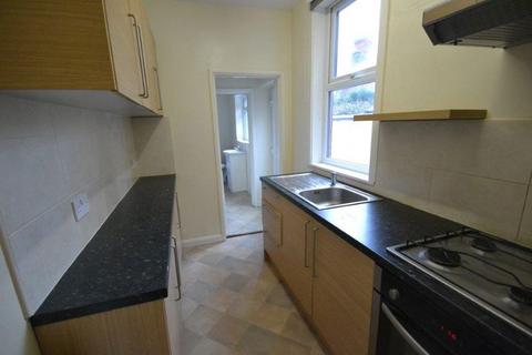 2 bedroom terraced house to rent, Cradock Road, Leicester