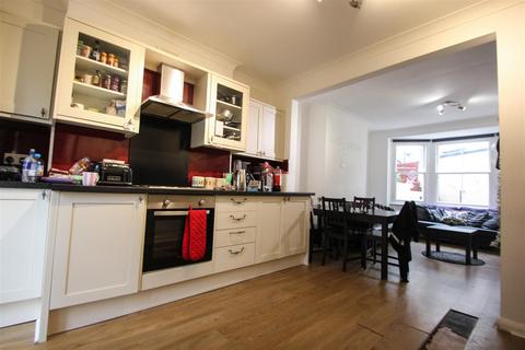 6 bedroom house to rent, Roundhill Crescent, Brighton