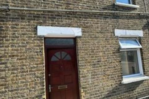 2 bedroom flat to rent, Stanley Road, Ilford, Essex, IG1