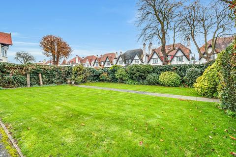 2 bedroom apartment for sale, Burges Road, Thorpe Bay SS1