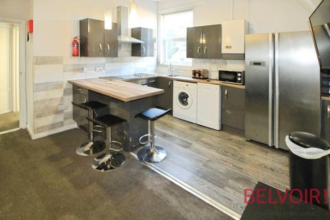 3 bedroom flat to rent, Burns Street, Nottingham NG7