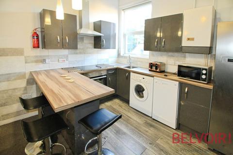 3 bedroom flat to rent, Burns Street, Nottingham NG7