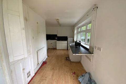27 Bath Road, Newcastle, ST5 6QX