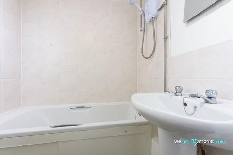 2 bedroom flat for sale, The Greenway Carr Road, Deepcar, S36 2UA