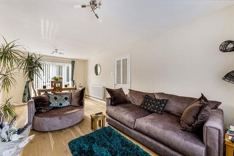 3 bedroom end of terrace house for sale, Kirkham Road, Widnes WA8