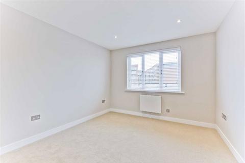 2 bedroom flat to rent, Church Street, Walton-On-Thames KT12