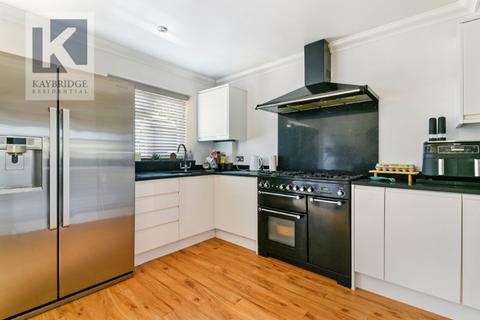 4 bedroom property for sale, Henley Avenue, Cheam, SM3