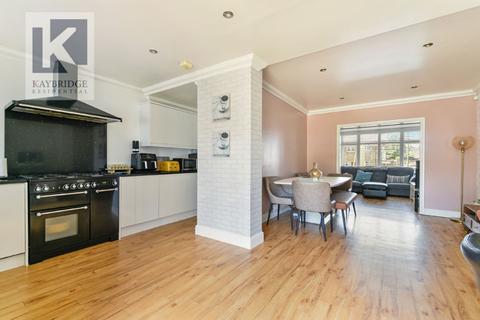 203 Henley Avenue, Cheam, Sutton, SM3 9SD