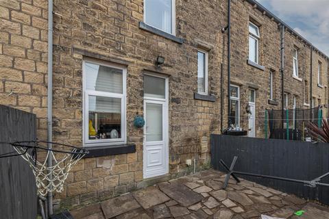 2 bedroom property to rent, Duke Street, Elland