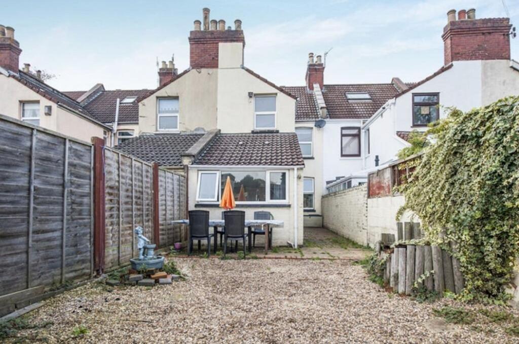 A spacious and well maintained garden perfect f...