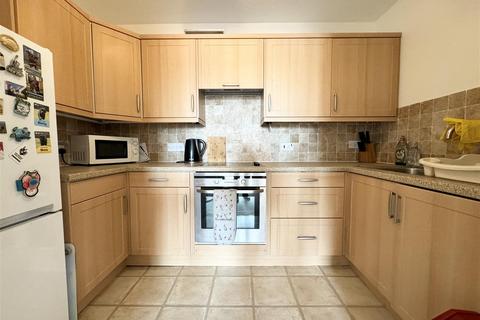 2 bedroom apartment for sale, Victoria Road North, Southsea