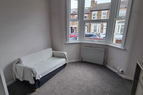 2 bedroom terraced house to rent, Cardiff Street, London