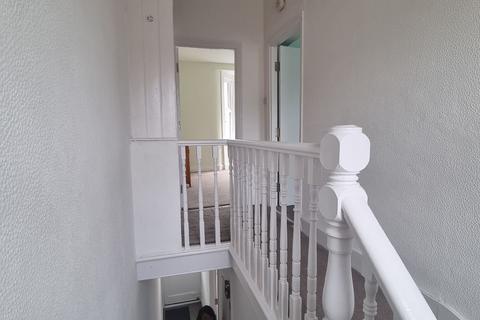 2 bedroom terraced house to rent, Cardiff Street, London