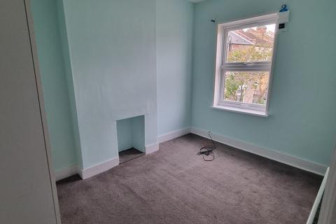 2 bedroom terraced house to rent, Cardiff Street, London