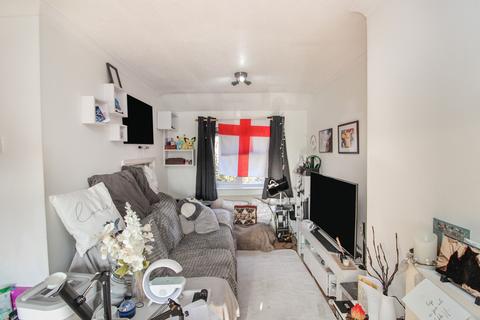 2 bedroom maisonette for sale, Corby Close, Bewbush, Crawley, West Sussex. RH11 6EA