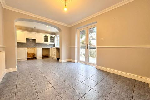 Drayton Fforchneol Row, Aberdare, CF44 6HD