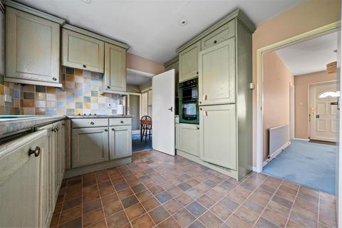 3 bedroom house for sale, Bracken Way, Guildford