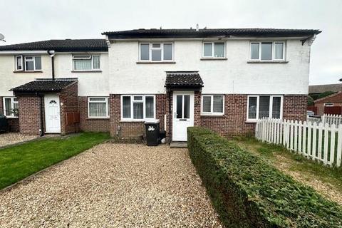 2 bedroom terraced house to rent, The Moors,  Thatcham,  RG19