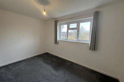 2 bedroom terraced house to rent, The Moors,  Thatcham,  RG19