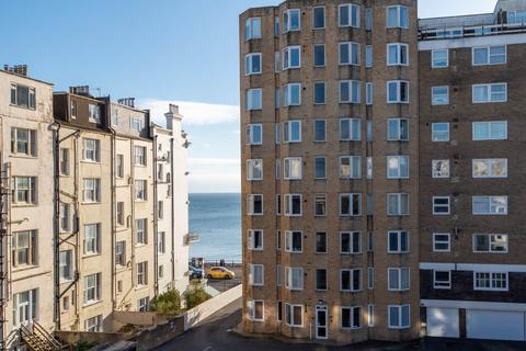 2 bedroom flat to rent, Verner House, Victoria Terrace, Hove