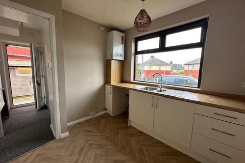 3 bedroom semi-detached house to rent, Backhold Drive, Siddal, Halifax