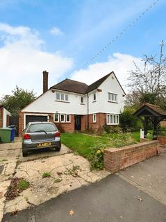 4 bedroom detached house to rent, College Avenue, Grays RM17