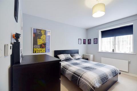 1 bedroom flat for sale, 94 Rokesby Road, Slough