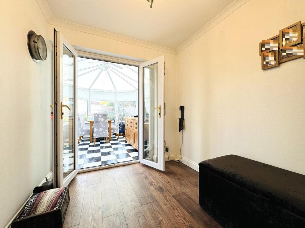 Dining area into conservatory