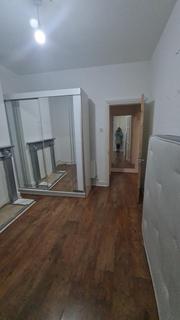 2 bedroom terraced house to rent, London E6