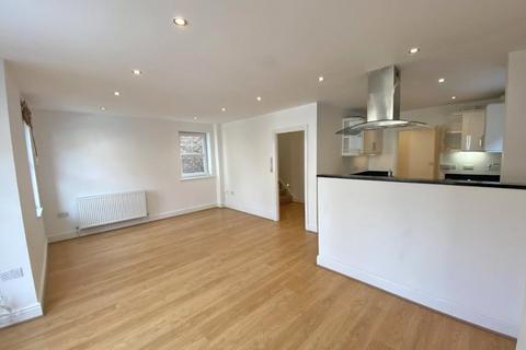 2 bedroom flat to rent, Farnham Road, Guildford, Surrey, GU2