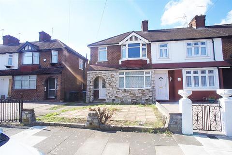 3 bedroom end of terrace house for sale, Roedean Avenue, Enfield